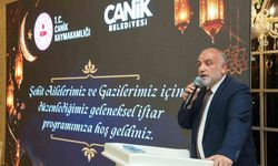 Başkan Sandıkçı: 'Milli ve manevi duyguları güçlü nesiller yetiştirmek bizlerin yegane sorumluluğudur'