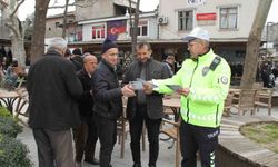 Dolandırıcılara Karşı Samsun Emniyeti Harekete Geçti! Cuma Namazı Sonrası Broşür Dağıtımı