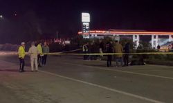 Motosiklet tıra çarptı: 1 ölü, 1 ağır yaralı