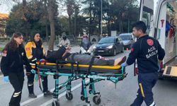 Motosiklet yayaya çarptı: 2 yaralı