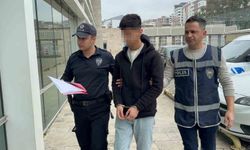 Yan Bakma Kavgası Kanlı Bitti: 17 Yaşında Boynundan Bıçaklandı