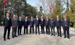 MHP Trabzon İl Teşkilatı’ndan Alparslan Türkeş’in kabrine ziyaret