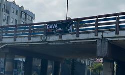 CHP Gençlik Kolları Trabzon’da Pankart Astı: “İmamoğlu Davası TRT’de Yayınlansın”