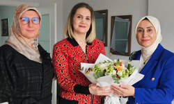 AK Parti Trabzon Kadın Kolları’ndan Anlamlı 8 Mart Ziyareti