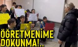 Rize’de Öğrencilerden Duygulandıran Jest: Öğretmenlerine Çiçek Verdiler