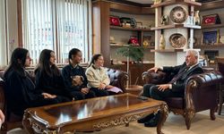 Of’ta Minik Muhabirler Başkan Sarıalioğlu’nu Ziyaret Etti