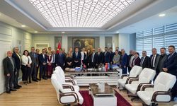 Başkan Kaya’ya Doğum Günü Sürprizi: Barış ve Adalet Mesajı