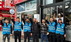 Akçaabat’ta Duygulandıran Anma: Türkeş İçin 400 Kutu Lokum Dağıtıldı