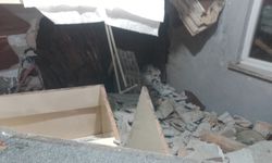 Artvin'de kaya düşmesi nedeniyle lojmanda hasar oluştu