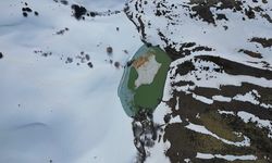 Bayburt'un karla kaplı dağları havadan görüntülendi