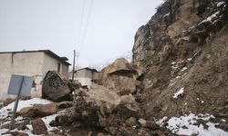Gümüşhane'de heyelan nedeniyle 3 ev tedbir amacıyla boşaltıldı