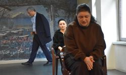 Kadına yönelik şiddet mağdurlarının başvuracağı yöntemler tiyatro sahnesinde