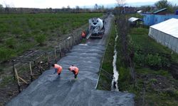 Salıpazarı'nda mahalle yolları betonla yenileniyor