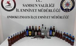 Samsun'da alkollü sürücünün aracından bıçak, fişek ve alkol çıktı