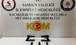 Samsun'da eşyaların arasına gizlenmiş 2 ruhsatsız tabanca bulundu