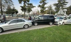 4 araçlı zincirleme kaza: 3 yaralı