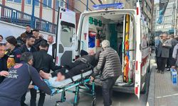 Okul önünde silahlı saldırı: 2 yaralı