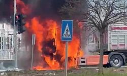 Seyir halindeki tırın kupası alevlere teslim oldu