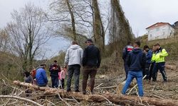 Yakakent'te traktör devrildi, sürücü yaralandı
