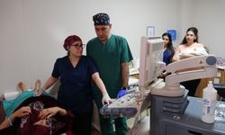 Trabzon’da Tanıştılar, Aynı Hastanede Hayat Kurtarıyorlar! Doktor Çiftin Hikâyesi İlham Verdi