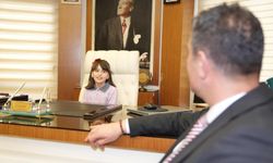 Başkanlık Koltuğu Miniklere Emanet! 23 Nisan’da Duygulandıran Anlar