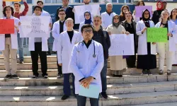 KTÜ’de okul saldırısına tepki: Tıp fakültesi öğrencileri ayakta