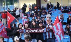 Trabzonspor taraftarı Papara Park'ta gövde gösterisi yaptı