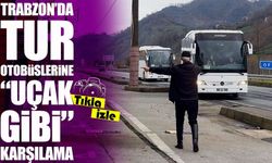 Trabzon’da İlginç Karşılama: Otobüsleri Uçak Gibi Yönlendiriyor