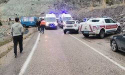 Artvin Ardanuç yolunda korkutan kaza: Tünel yakınında 2 kişi yaralandı