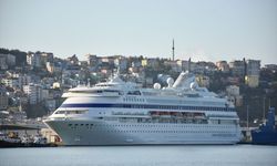 'Astoria Grande' kruvaziyeri 808 yolcusuyla Samsun'a geldi