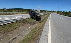Samsun'da devrilen hafif ticari araçtaki 3 kişi yaralandı