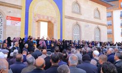 Bayburt'ta hacı adayları dualarla kutsal topraklara uğurlandı