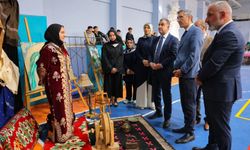 Bayburt'ta öğrencilerin yıl boyunca hazırladığı ürünler sergilendi