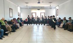 Öğrencilerden huzurevi sakinlerine renkli program