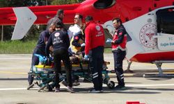 Tarlada bacağı kırılan kadın, ambulans helikopterle hastaneye ulaştırıldı