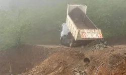 Arsin’de Yol ve Altyapı Mesaisi Sürüyor! Mahallelerde Çalışmalar Hız Kazandı