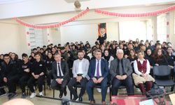 Of Fen Lisesi’nde Edebiyat Dolu Buluşma! Öğrenciler Türkü ve Şiirle Büyülendi