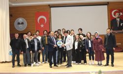 Vakfıkebir’de Tiyatro Gecesi! “Kim Akıllı Kim Deli” Büyük Beğeni Topladı