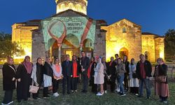 Trabzon Ayasofyası Bu Kez MS Hastaları İçin Aydınlandı