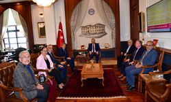 Trabzon’da Vali Tahir Şahin’e Anlamlı Ziyaret! Vakıf Yönetimi Çalışmalarını Anlattı
