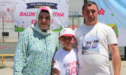 Rize’de Lösemiyi Yenen Egemen Berk İçin Gökyüzüne Balonlar Bırakıldı