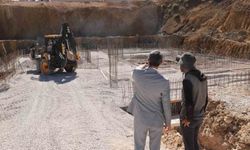 Bayburt'ta yapımı devam eden okul inşaatlarında çalışmalar sürüyor