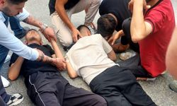 Motosiklet ile otomobil çarpıştı: 2 yaralı