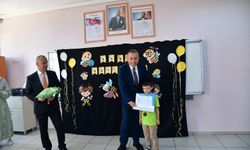 Hasan Tahsin Kırali İlkokulu’nda Karne Heyecanı Yaşandı, Öğrencilerin Sevinci Paylaşıldı