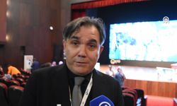 AÜ İletişim Fakültesi Dekanı Prof. Dr. Keskin'den yapay zekadan çekinmek yerine bu teknolojiyi yönetme önerisi: