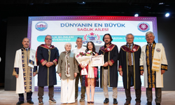 SBÜ Trabzon Tıp Fakültesi İlk Mezunlarını Görkemli Törenle Uğurladı