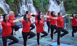 Tomara Şelalesi’nde Dünya Yoga Günü Etkinliği Huzurlu Anlara Sahne Oldu