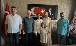 LGS'de Yüzde 0,13'lük Başarı Elde Eden Berra Şişman Çeyrek Altınla Ödüllendirildi