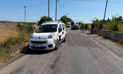 Samsun'da hafif ticari araçla çarpışan otomobilin sürücüsü yaralandı