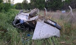Şarampole devrilen otomobildeki 3 kişi yaralandı